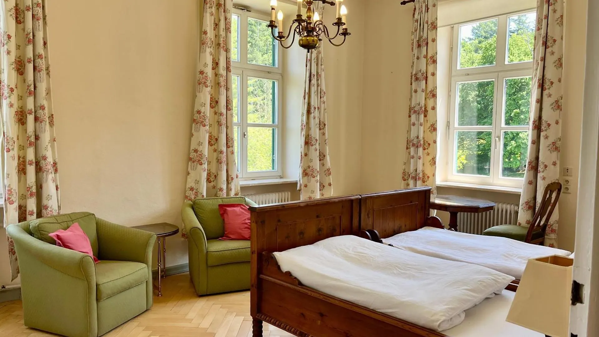 Schloss Elmischwang Fischach 0*,  Německo